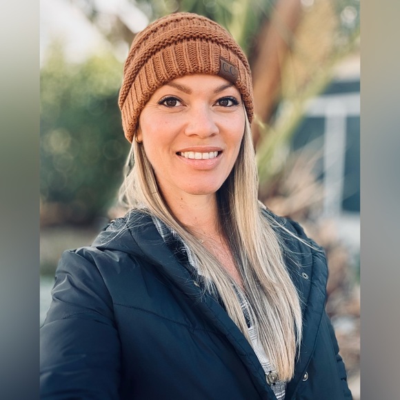 Meet your Posher, Taylor - Picture 2 of 10